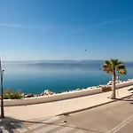 Апартаменты Seaside Бол