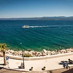 Апартаменты Seaside Бол