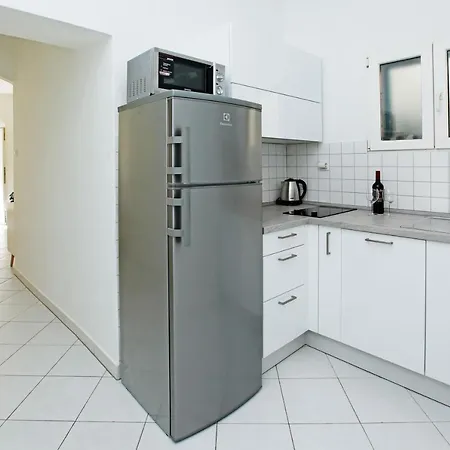 Seaside Apartment Bol